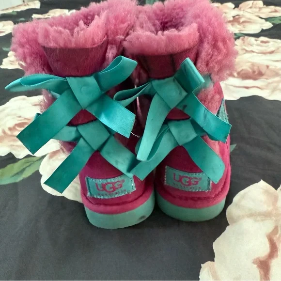 UGG Fuchsia Boots with Turquoise Bows - Picture 1 of 8